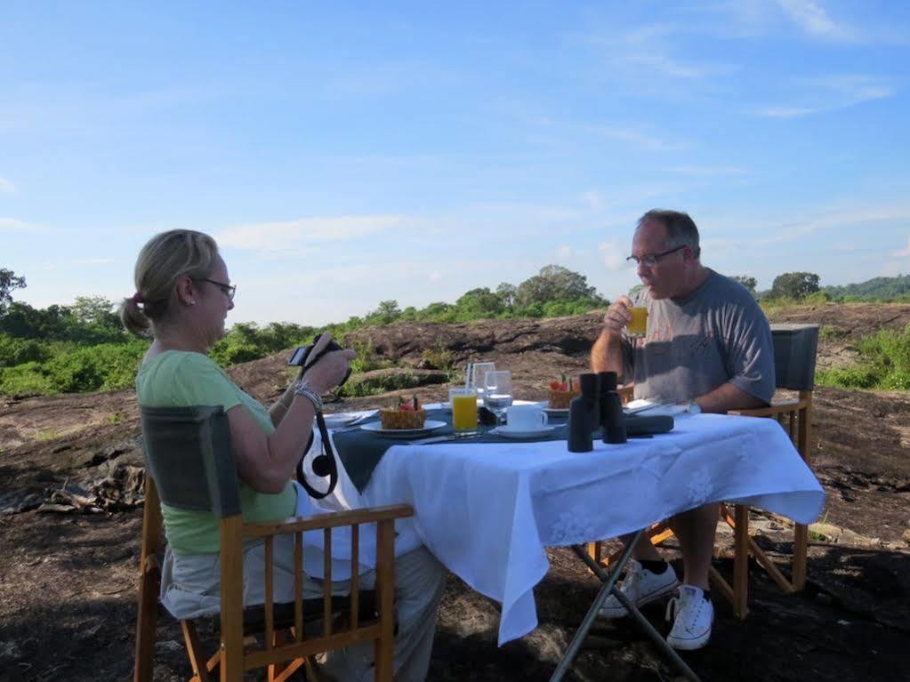 Mahoora Tented Safari Camp Удавалаве Екстериор снимка